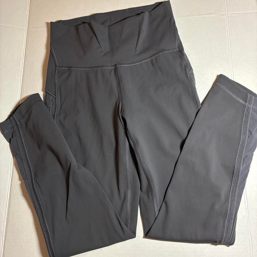 Lululemon Women's Grey high-waisted leggings with pockets